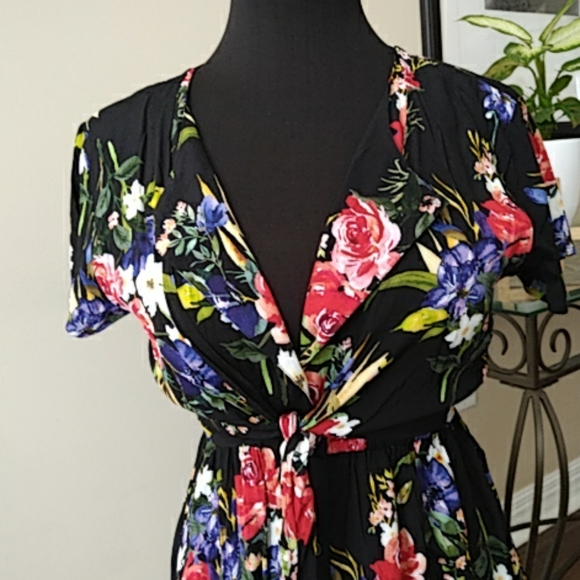 COPY - SWELL Button down Tie Front Floral Dress 6 - Picture 3 of 7